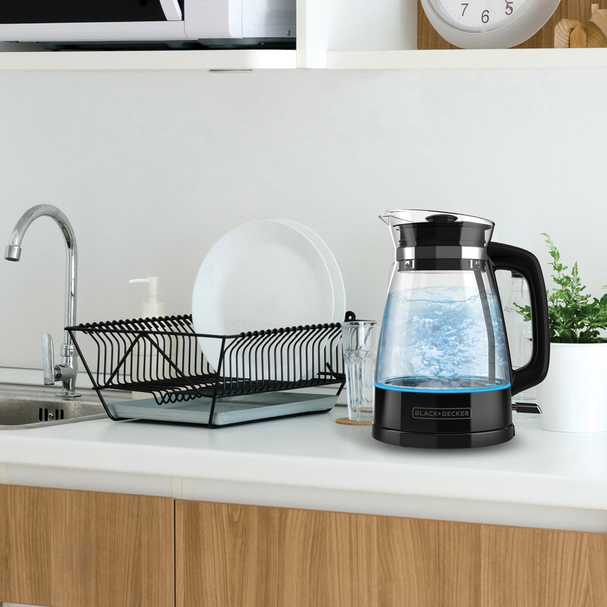 Hervidor Eléctrico Black + Decker Vidrio Inalámbrico -1.7 L